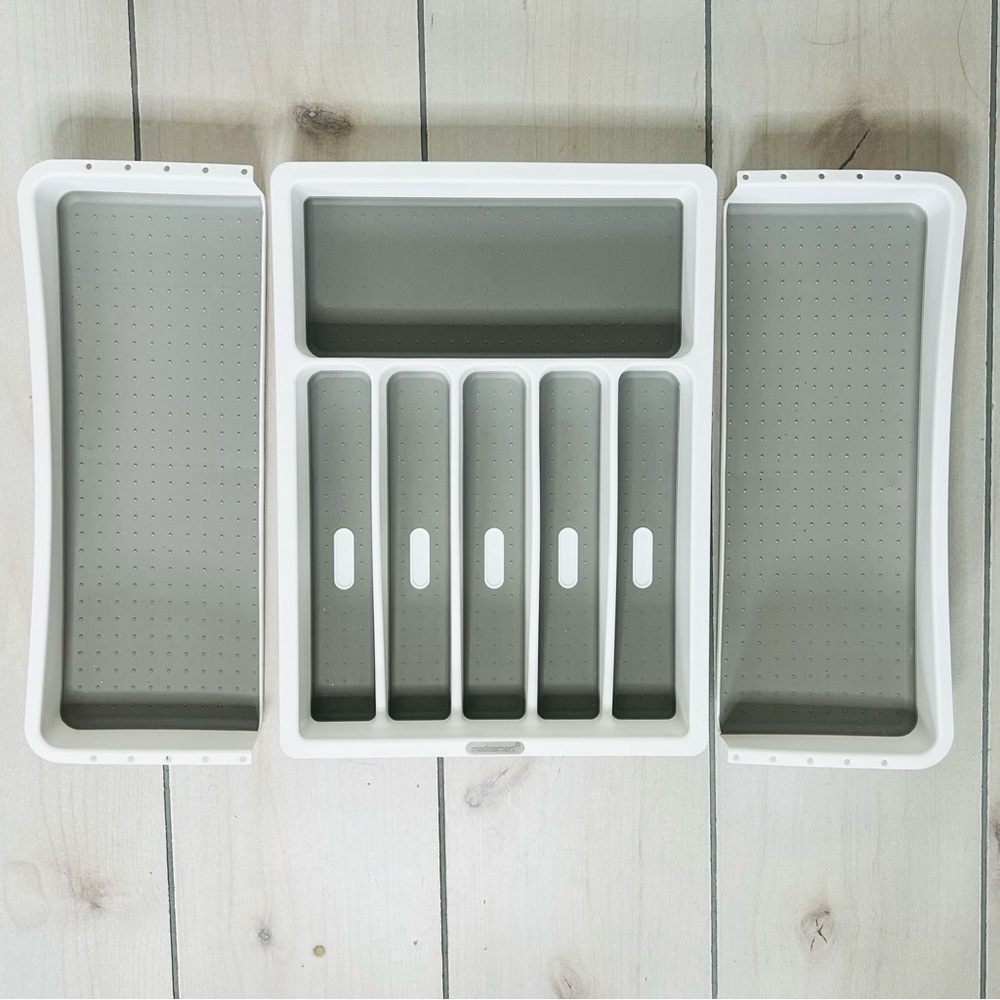 Expandable Silverware Cutlery Tray Divided Organizer